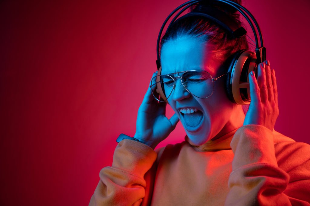MasteringDameHeadphones MasteringDameHeadphones
